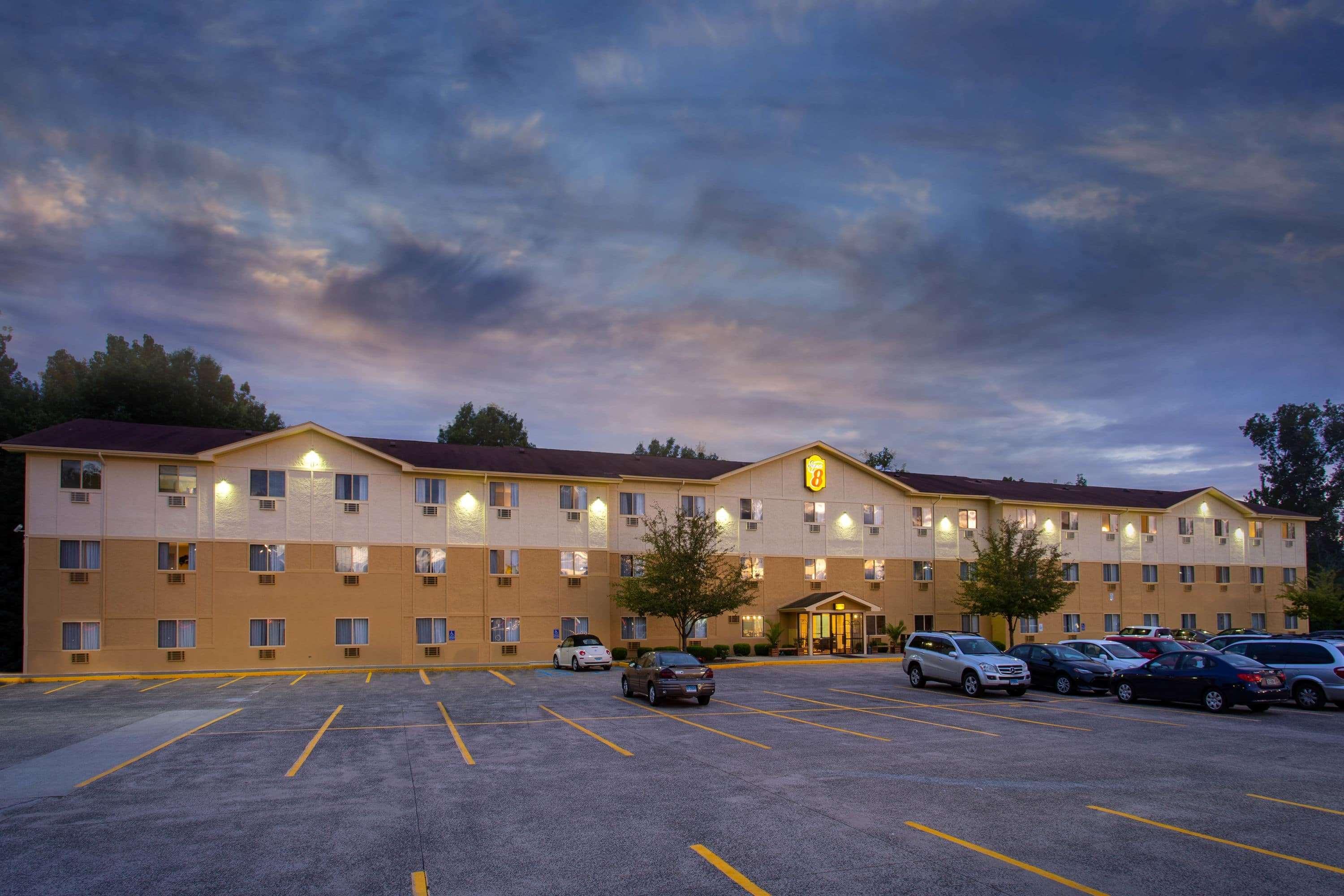 Отель Super 8 By Wyndham Cromwell/Middletown Экстерьер фото