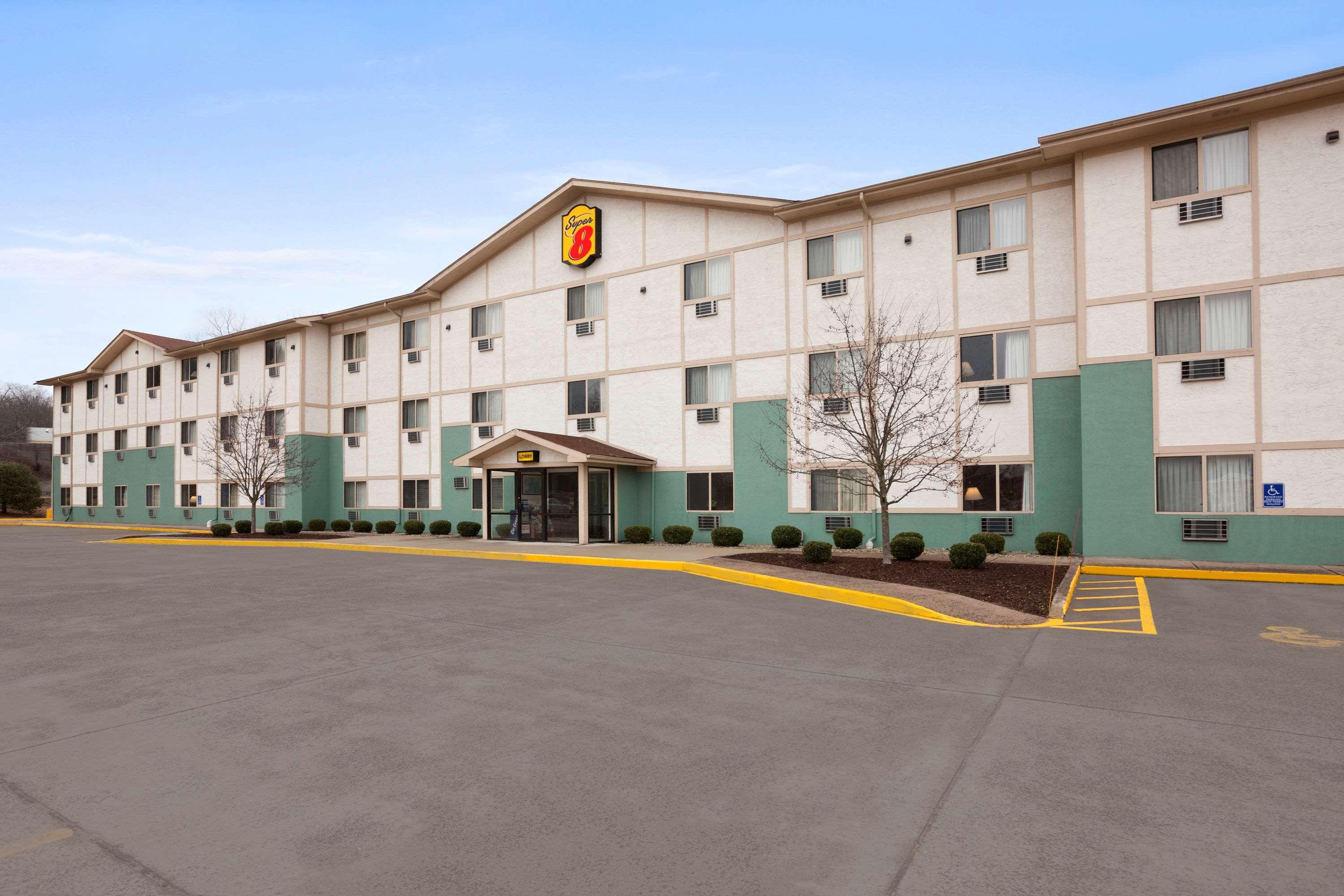 Отель Super 8 By Wyndham Cromwell/Middletown Экстерьер фото